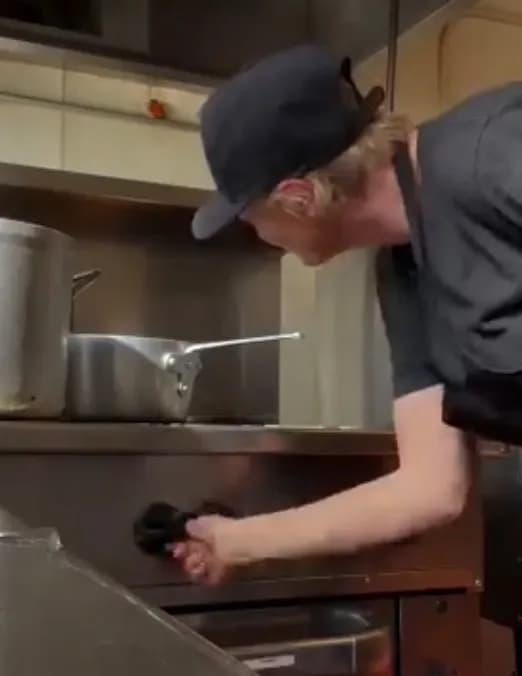 Chef Elizabeth Jeffries image