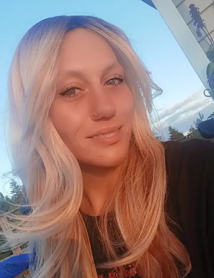 StephanieMax902 image