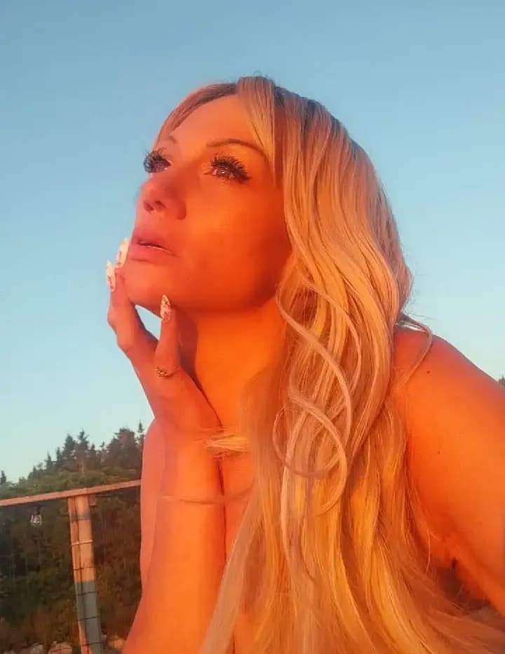 StephanieMax902 image